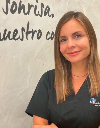 Cínica Dental Moreno Montalvo - Dra. Elisabet Roca Millán